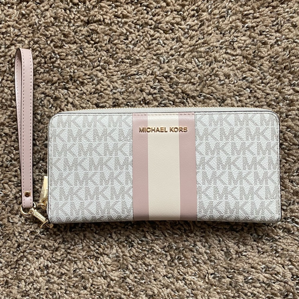 Michael Kors wristlet wallet